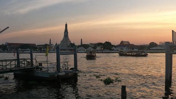 Dari Lokasi Ini, Langit Bangkok di Sore Hari Begitu Indah