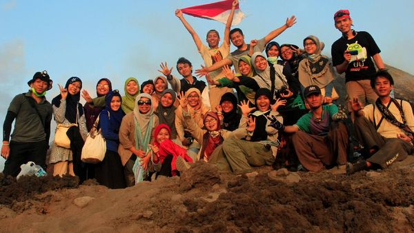 Dari Trekking Sampai Snorkeling, di Krakatau Semua Bisa!