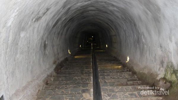 Datang ke Lobang Jepang yang Angker di Bukittinggi, Berani?