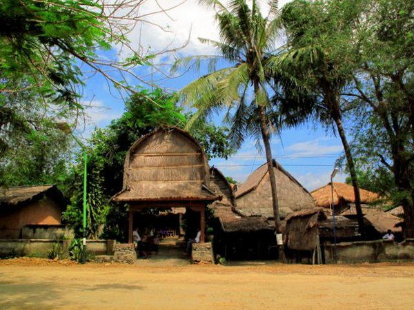 Desa Adat Sade : Eksotisme di Lombok Tengah