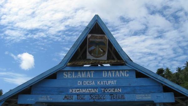 Desa Katupat, Togean