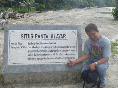 Dibuai Indahnya Alam Pantai Klayar, Pacitan