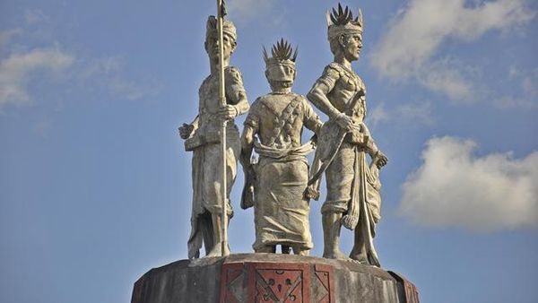 Disambut Oleh Tugu Biinmafo Saat Memasuki Kota Kefamenanu