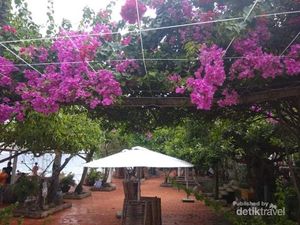 Dua Garis Pantai di Pulau Bai Tranh Vietnam