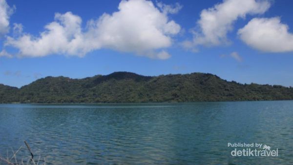 Flores Punya Danau Seindah Ini
