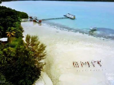 Foto Alam Halmahera dan Raja Ampat yang Bikin Lupa Pulang