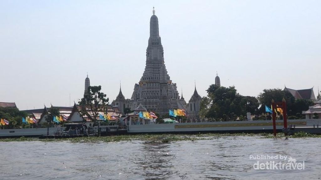 Foto: Belanja Oleh-oleh Murah di Wat Arun Foto: Belanja Oleh-oleh Murah di Wat Arun