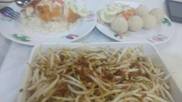 Foto: Bola-bola Nasi Ayam yang Lezat Khas Malaysia