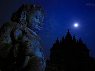 Foto Candi Palosan Malam Hari? Siapa Takut!