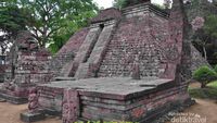 Foto: Candi Sukuh, Mahakarya di Lereng Gunung Lawu