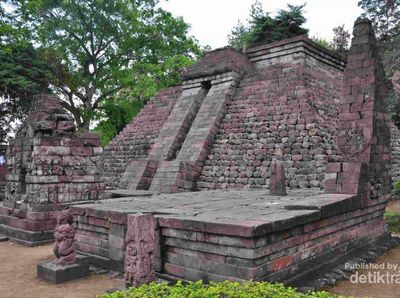 Foto: Candi Sukuh, Mahakarya di Lereng Gunung Lawu