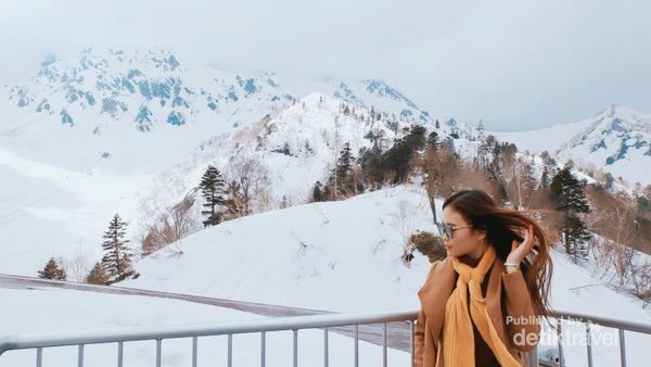 Foto: Cuma di Jepang, Ada Dinding Salju Setinggi 20 Meter!