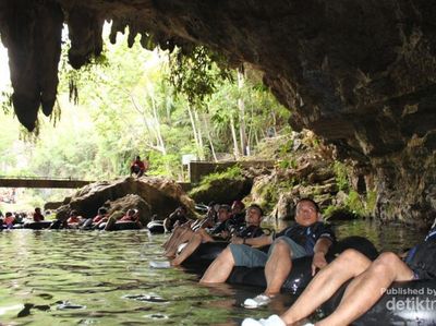 Foto-foto Menjelajahi Gua Pindul