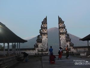 Foto Gerbang Surga dari Bali