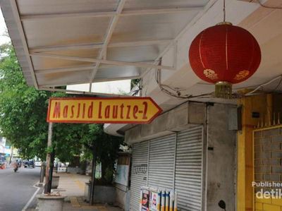 Foto Masjid Unik di Bandung Bergaya Oriental