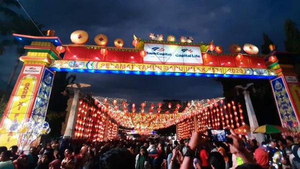 Foto: Melihat Lagi Meriahnya Tahun Baru China di Solo