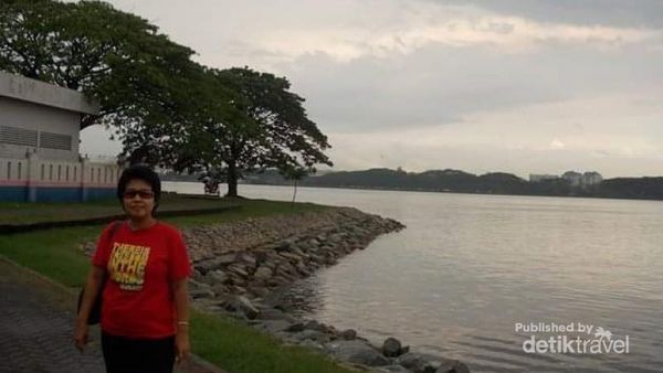 Foto: Melihat Singapura dari Malaysia