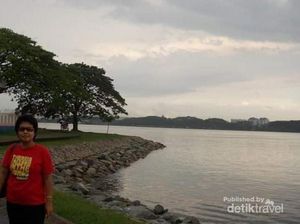 Foto: Melihat Singapura dari Malaysia