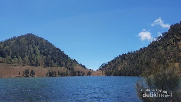Foto: Ranu Kumbolo, Sebuah Keromantisan Alam