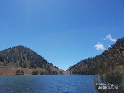 Foto: Ranu Kumbolo, Sebuah Keromantisan Alam