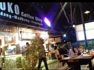 Foto: Suasana Malam di Malioboro, Ditemani Kopi dan Musik