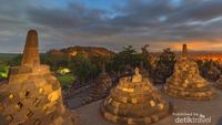 Foto: Sunrise Candi Borobudur yang Terkenal Sedunia