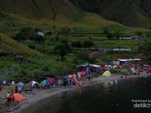 Foto: Tempat Kemping Asyik di Danau Toba