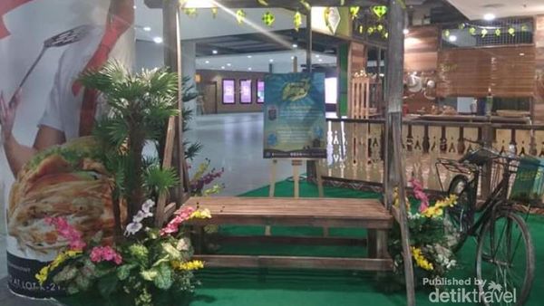 Foto: Teringat Kampung Halaman Saat Transit di Malaysia