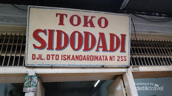 Foto: Toko Roti Paling Legendaris di Bandung