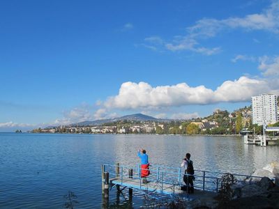 Freddie Mercury dan Birunya Danau Jenewa