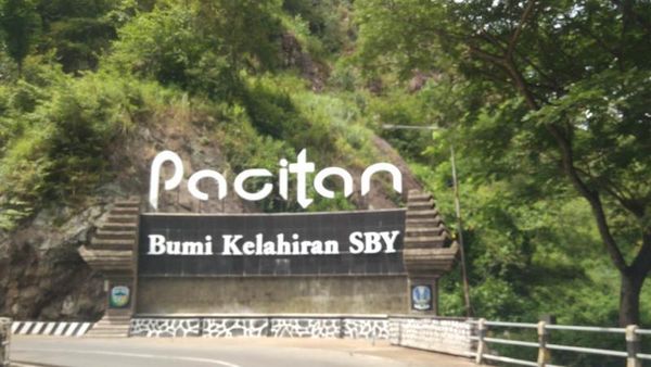 Gambaran Singkat Suasana Pacitan Saat Siang Hari