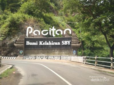 Gambaran Singkat Suasana Pacitan Saat Siang Hari