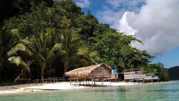 Ganan, Pulau Kecil yang Cantik di Raja Ampat