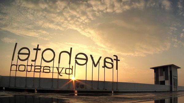 Gaya Traveling yang Masih Hits, Memotret Pakai Lensa Fisheye