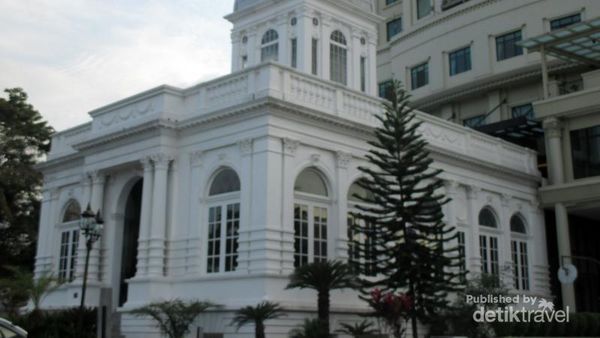 Gedung Balai Kota Medan yang Megah & Bersejarah