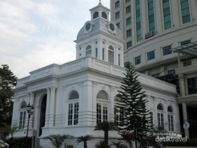 Gedung Balai Kota Medan yang Megah & Bersejarah