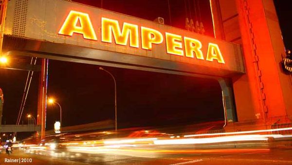 Gegap Gempita Jembatan Ampera