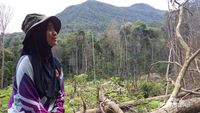 Gowes Seru ke Air Terjun Tingkat Tujuh di Bangka