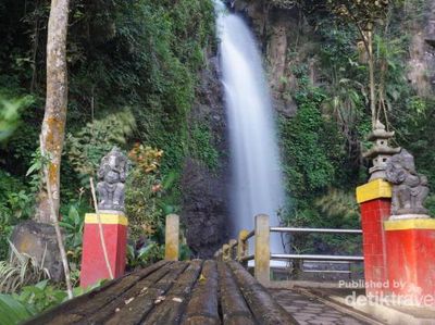 Grojogan Sewu yang Segar di Malang
