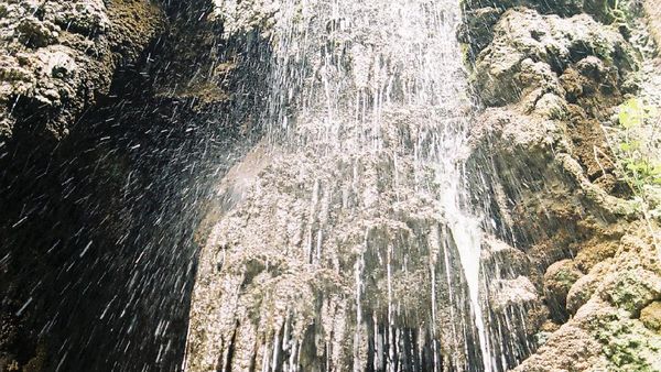 Gua Tetes, Kolaborasi Gua dengan Air Terjun