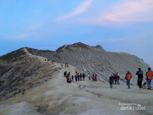 Gunung Ijen Pagi Hari, Lukisan Alam Mempesona