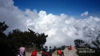 Gunung Lawu, Keindahan yang Diselimuti Mistis