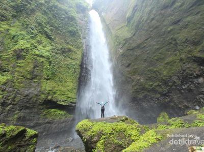 Gunung Semeru Punya Air Terjun Secantik Ini