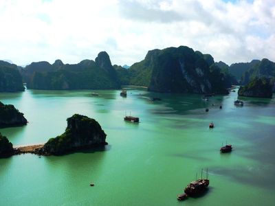 Ha Long Bay, Teluk Sang Naga di Vietnam
