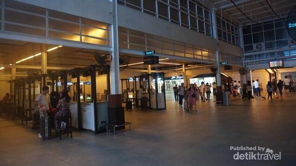 Hanya di Maldives, Keluar Bandara Dijemput Kapal