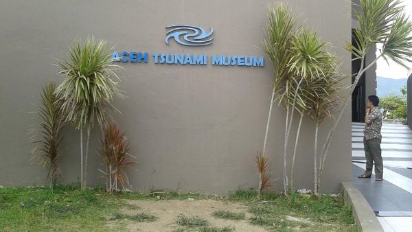 Hati Bergetar di Museum Tsunami Aceh
