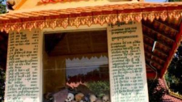 Hiii... Ada Kuil Tulang Belulang di Siem Reap!