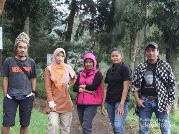 Hijaunya Jalur Pendakian Merbabu Bikin Mata Tak Berkedip