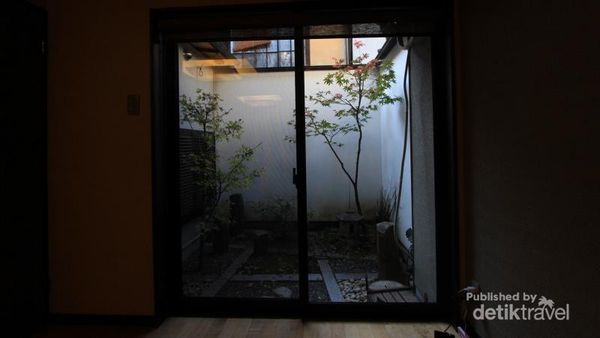 Homestay di Jepang Saja Punya Taman yang Cantik