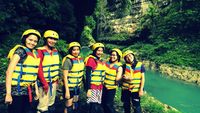 Ikuti Arus, Nikmati Serunya Body Rafting di Green Canyon